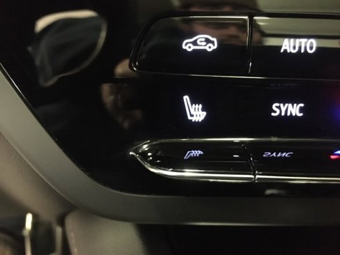 Used 2023 Buick Envision Essence w/ Sport Touring Package image 26