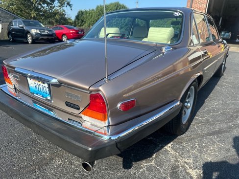 Used 1986 Jaguar XJ Vanden Plas image 7
