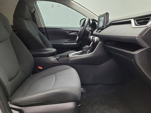 Used 2019 Toyota RAV4 XLE image 21