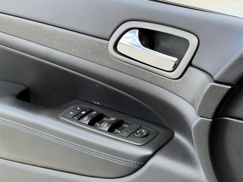 Used 2018 Jeep Grand Cherokee Laredo image 28