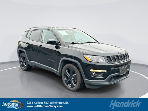 Used 2021 Jeep Compass Latitude image 1