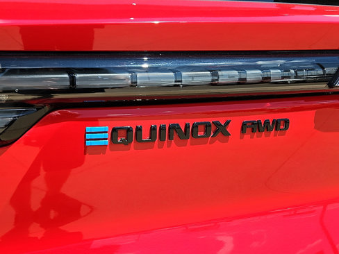 Used 2024 Chevrolet Equinox EV RS image 6