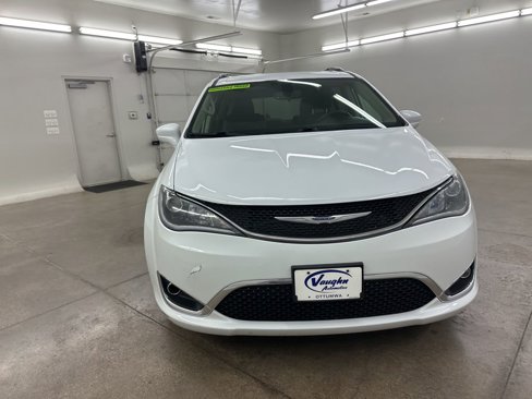 Used 2020 Chrysler Pacifica Touring-L image 4
