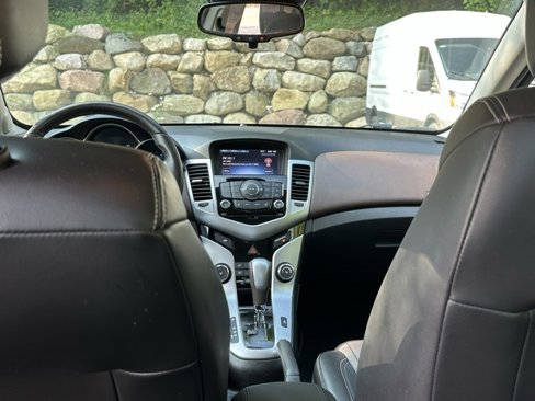 Used 2015 Chevrolet Cruze LT image 17