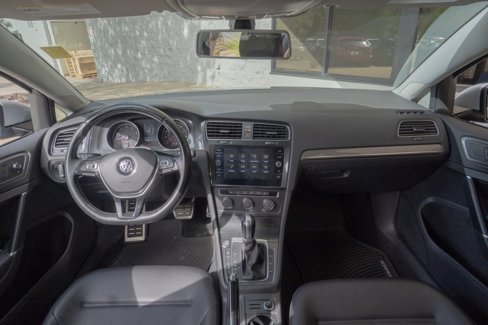 Used 2018 Volkswagen Golf Alltrack SE image 15