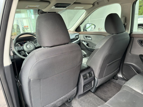 Used 2023 Nissan Rogue SV image 15