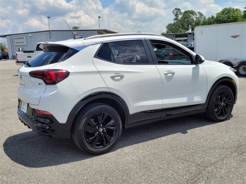 Used 2024 Buick Encore GX Sport Touring image 11