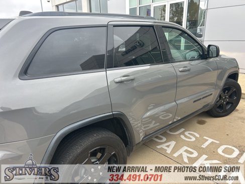 Used 2019 Jeep Grand Cherokee Laredo image 9
