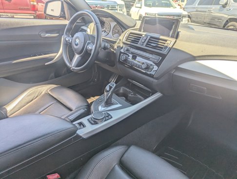Used 2015 BMW M235i Convertible image 9