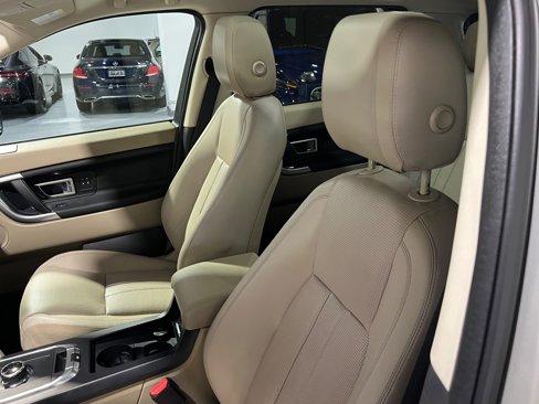 Used 2017 Land Rover Discovery Sport HSE image 15