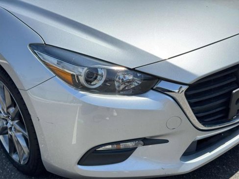 Used 2018 MAZDA MAZDA3 Touring image 9