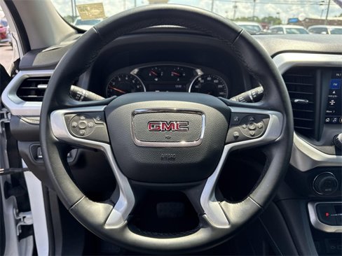 Used 2023 GMC Acadia SLT image 17