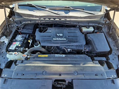 Used 2017 Nissan Titan SV image 17