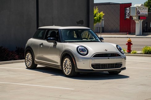 Certified 2025 MINI Cooper S image 3