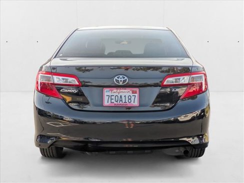Used 2014 Toyota Camry LE image 6