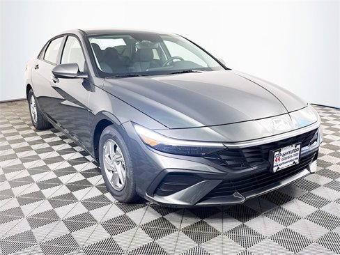 New 2025 Hyundai Elantra SE image 4