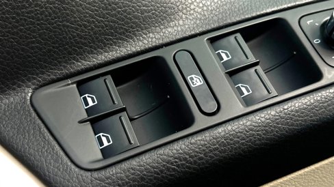 Used 2013 Volkswagen Tiguan SEL image 39