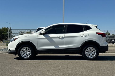 Used 2018 Nissan Rogue Sport S image 9
