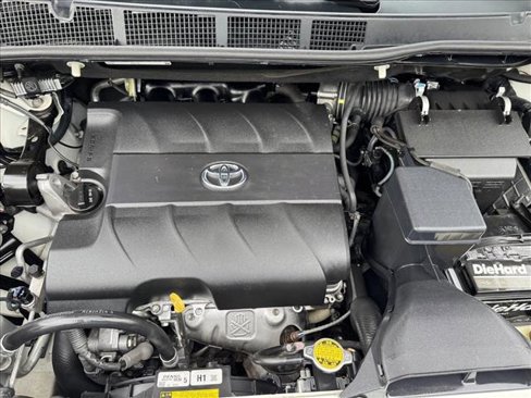 Used 2013 Toyota Sienna LE image 24