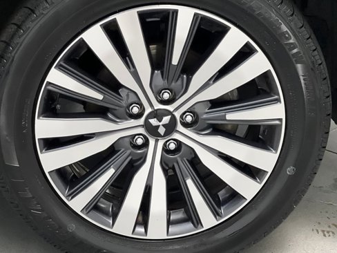 Used 2020 Mitsubishi Outlander SE image 61