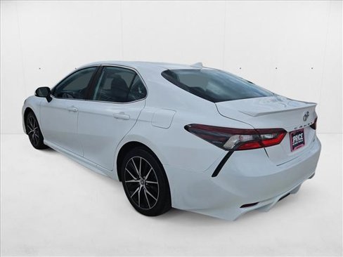 Used 2021 Toyota Camry SE image 7
