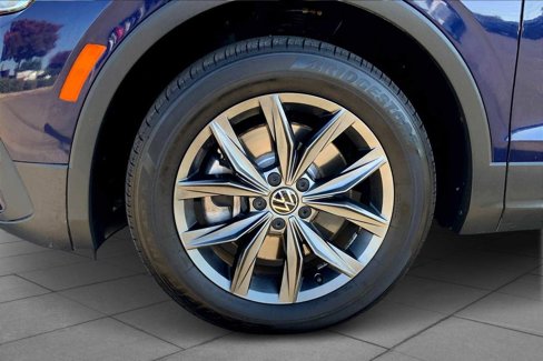 Used 2022 Volkswagen Tiguan SE image 10