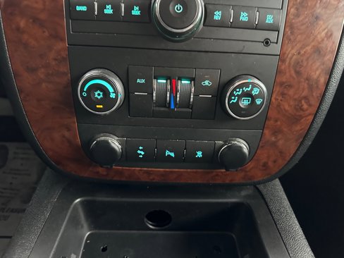 Used 2008 Chevrolet Suburban 2500 LT w/ Convenience Package 1 image 25
