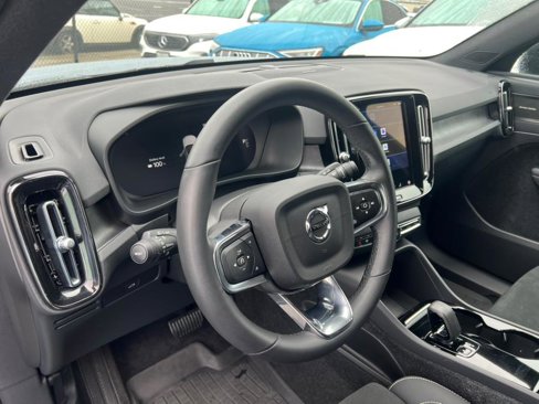 Used 2023 Volvo C40 P8 Recharge Ultimate image 12