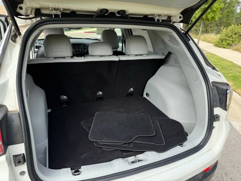 Used 2017 Jeep Compass Latitude image 28