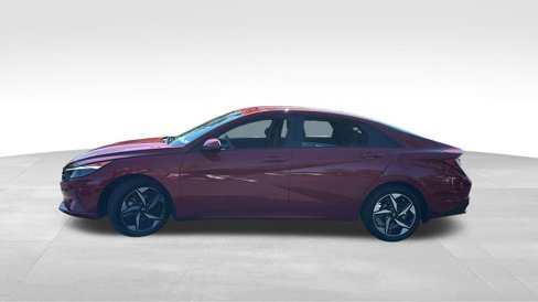 Used 2023 Hyundai Elantra SEL w/ Convenience Package image 4