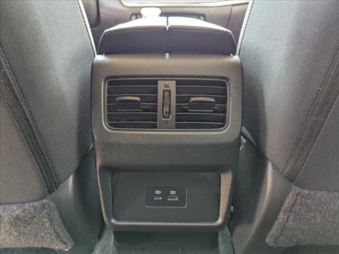 Used 2023 Nissan Rogue SV image 16