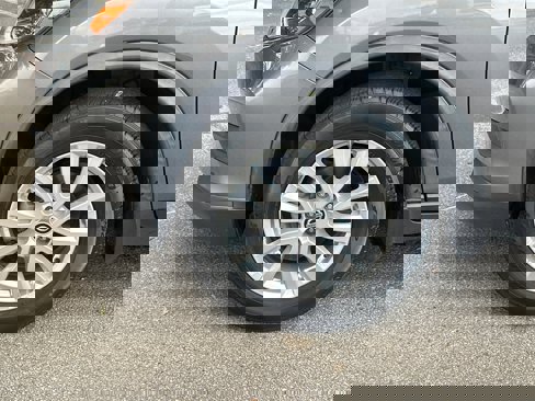 Used 2019 Nissan Rogue SV image 11