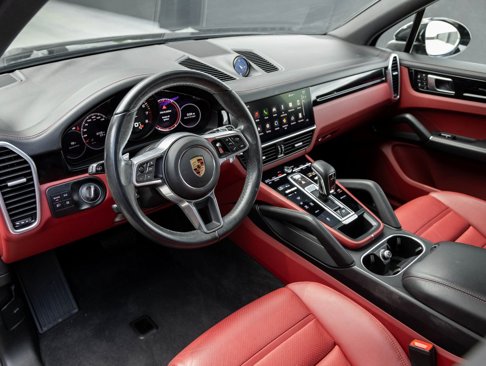 Certified 2022 Porsche Cayenne image 4