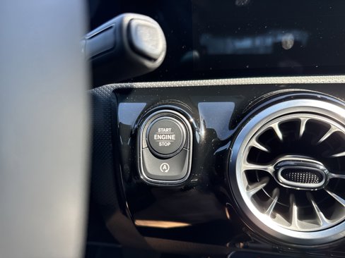 Used 2025 Mercedes-Benz CLA 250 4MATIC image 20