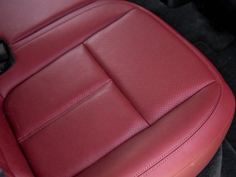 Certified 2023 Porsche Macan image 37
