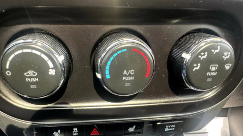 Used 2018 Nissan Rogue SV w/ Sun & Sound Touring Package image 52
