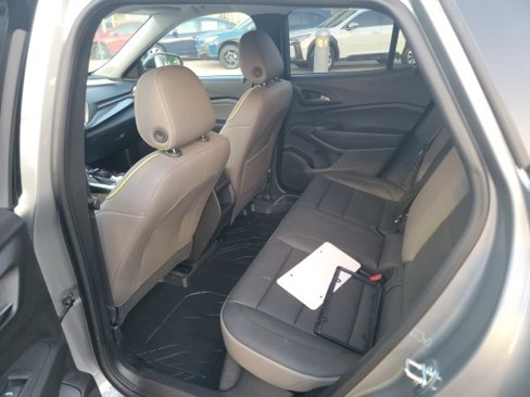 Used 2024 Chevrolet Trax ACTIV w/ Sunroof Package image 8
