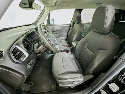 Used 2018 Jeep Renegade Latitude image 13