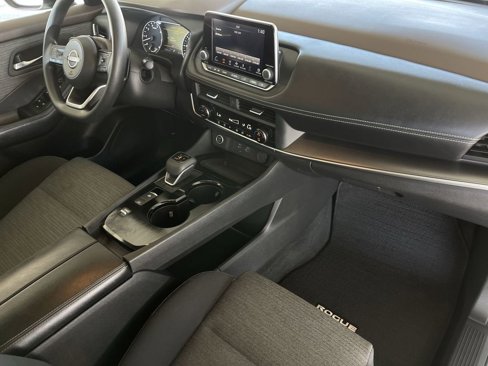 Used 2023 Nissan Rogue SV image 27
