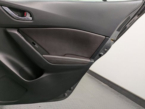Used 2018 MAZDA MAZDA3 Touring image 25