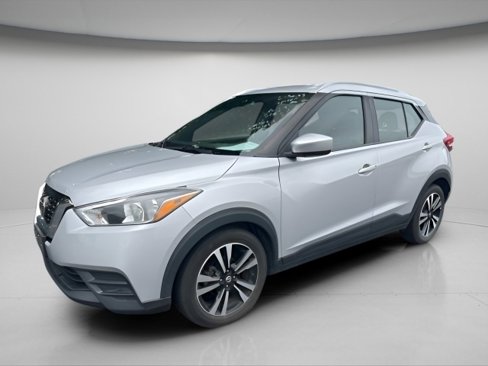 Used 2020 Nissan Kicks SV image 2