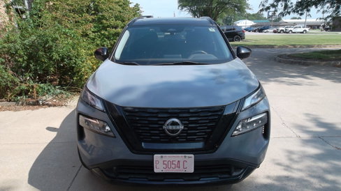 Used 2023 Nissan Rogue SV w/ SV Premium B Package image 4