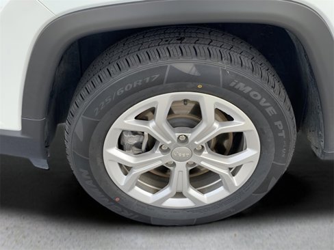 Certified 2024 Jeep Compass Latitude image 11