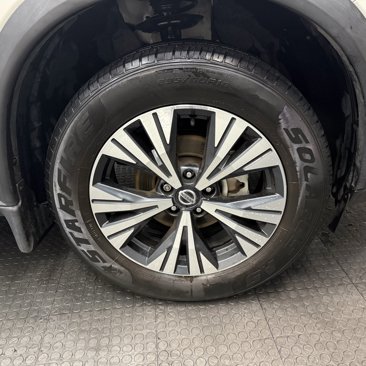 Used 2021 Nissan Rogue SV image 9