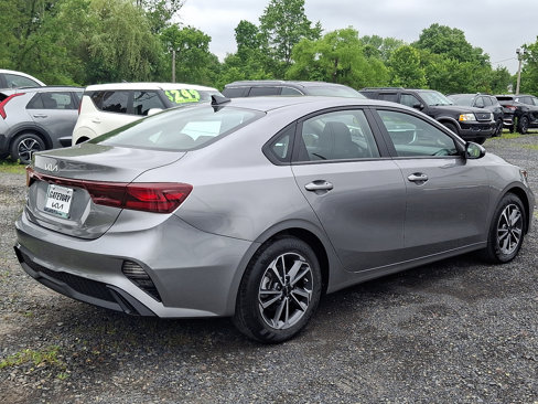 Used 2022 Kia Forte LXS image 6