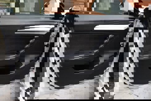 Used 2022 Tesla Model 3 Standard Range image 37