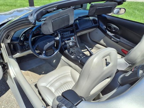 Used 2001 Chevrolet Corvette Convertible w/ Preferred Equipment Group2 image 22