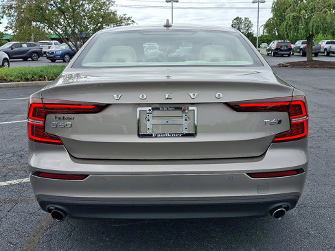 Used 2020 Volvo S60 T6 Momentum w/ Protection Package image 5