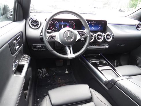 Used 2025 Mercedes-Benz GLA 250 4MATIC image 9
