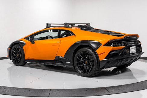Used 2023 Lamborghini Huracan Sterrato image 5